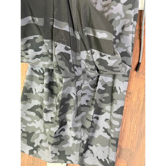BYLT Premium Basics Coastal Boardshort Swim Trunks Shorts Camo Gray Black Men XL - Picture 4 of 11